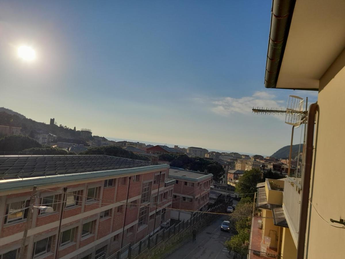 Casa Gina Secondo Piano Con Ascensore E Parcheggio 莱万托 外观 照片