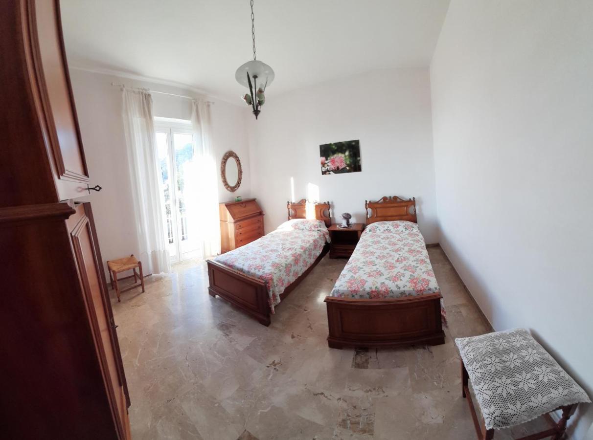 Casa Gina Secondo Piano Con Ascensore E Parcheggio 莱万托 外观 照片