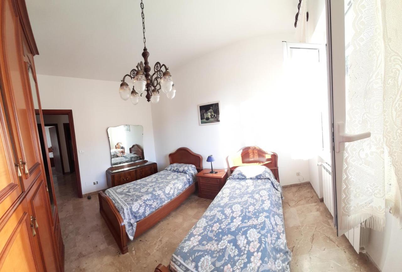 Casa Gina Secondo Piano Con Ascensore E Parcheggio 莱万托 外观 照片