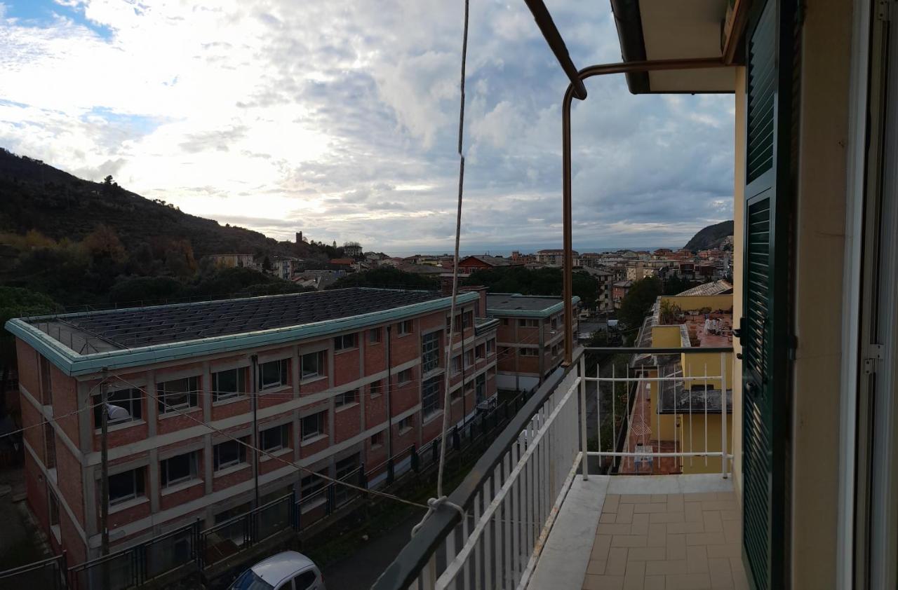 Casa Gina Secondo Piano Con Ascensore E Parcheggio 莱万托 外观 照片