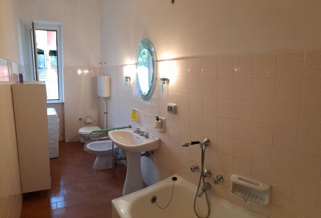 Casa Gina Secondo Piano Con Ascensore E Parcheggio 莱万托 外观 照片